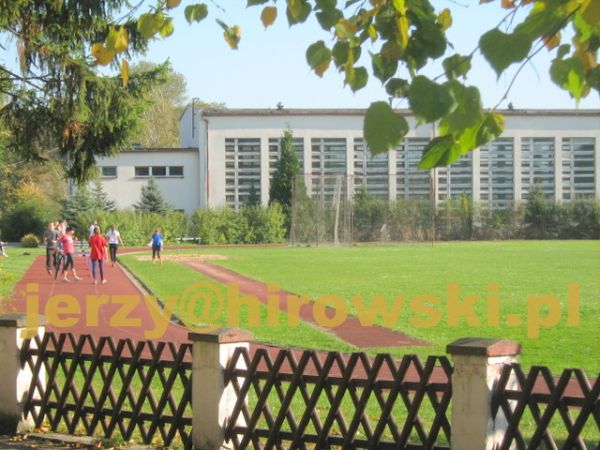 Powodowo. Boisko sportowe przy Zespole Szkół Rolniczych i Technicznych.