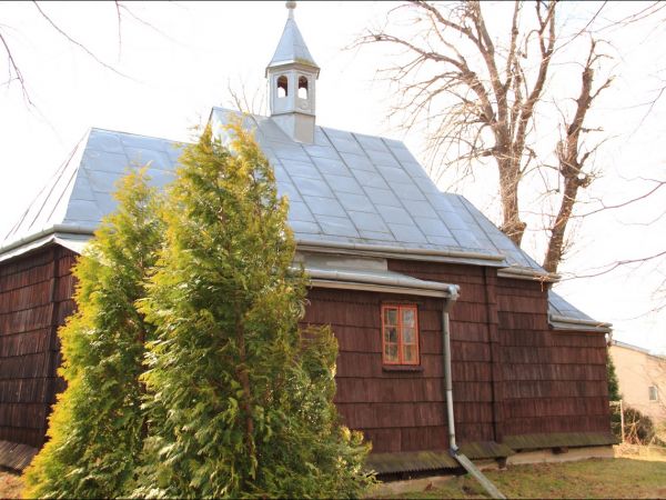 Kościół p.w. Przemienienia Pańskiego d. cerkiew greckokatolicka. Rok budowy 1683 r.  Przebudowany w 1865 r.