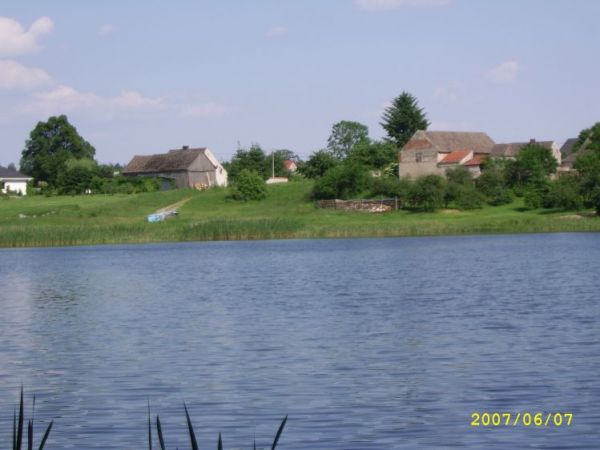 Wersk widok z drugiej strony jeziora.