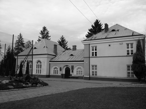 Liceum Ogólnokształcące w Chobrzanach