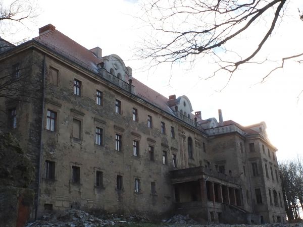 pałac od strony zachodniej