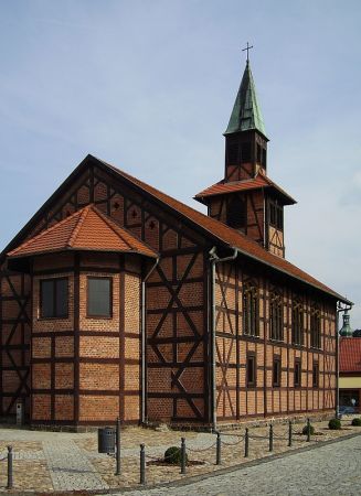 Dawny kościół ewangelicko-augsburski z lat 1850 - 51 zbudowany przez protestantów na miejscu ujskiego zamku rozebranego w 1773 roku.