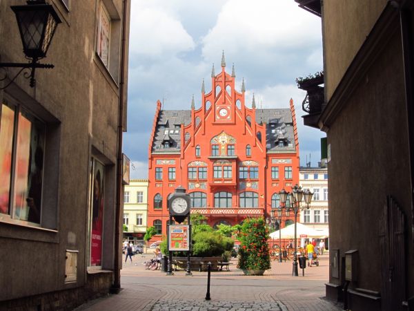 Widok na Ratusz z ulicy Bankowej