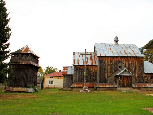 Dawna cerkiew greckokatolicka, drewniana, zbudowana w 1835 r., częściowo spalona w 1986 r. i odrestaurowana, przez wiele lat użytkowana jako kościół, obecnie op