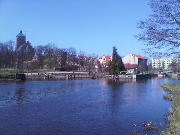 Widok Katedry od strony wodospadu