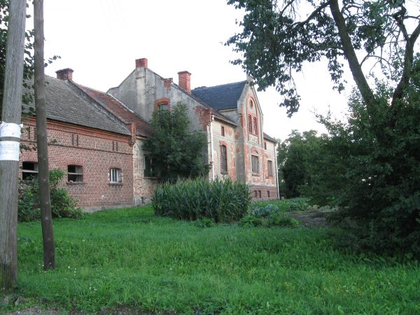 Stare budynki w Żuchlowie.2010-09-05