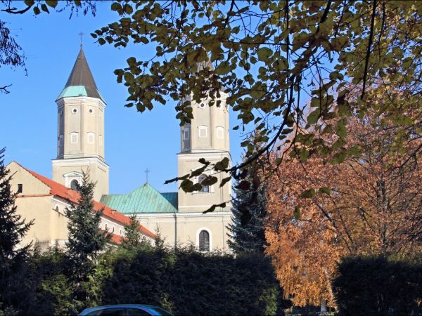 Kościół pw. św. Mikołaja i Stanisława biskupa w Jarosławiu przy ulicy Benedyktyńskiej. Przez starszych mieszkańców zwany Anna Kasarnia, został zbudowany w latac