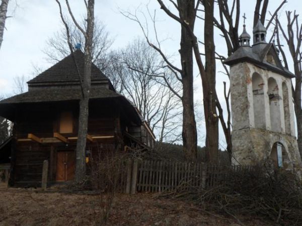 cerkiew grecko-katolicka pw. Narodzenia Bogurodzicy, wzniesiona w 1832r.,  od 1974r. do lat 90-tych służyła wiernym wyznania rzymsko-katolickiego jako kościół a