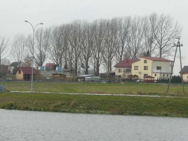 W oddali widać stację pomp