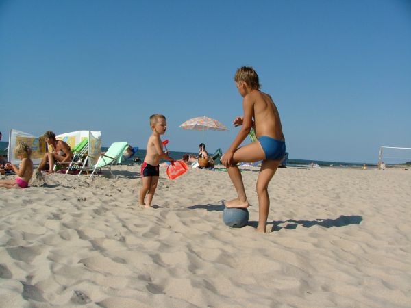Dzieci na plaży.
