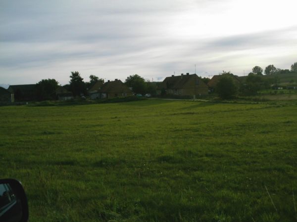 Wjeżdżamy do Rozłazina od Godętowa strona lewa.