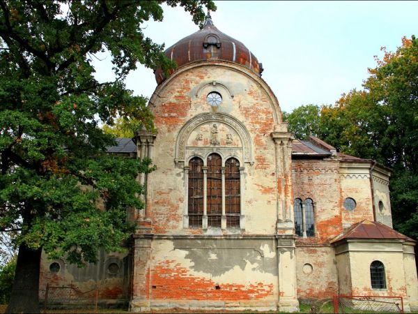 Zrujnowana , murowana cerkiew greckokatolicka , wybudowana w 1904 r. w stylu nowobizantyjskim w Starym Dzikowie. W 2007 r. w jej plenerach kręcono film A. Wajdy