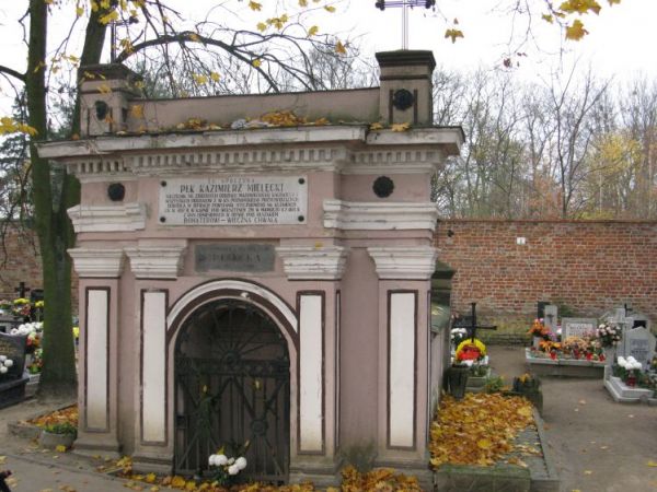 Grobowiec Płk. Kazimierza Mielęckiego - Cmentarz w Łabiszynie