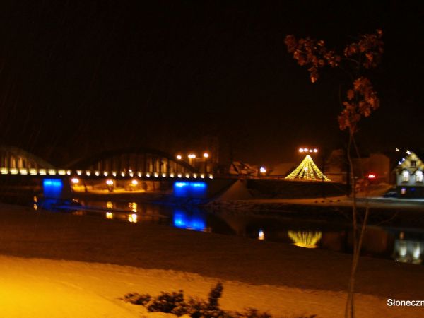 Most w Krościenku nad Dunajcem nocą