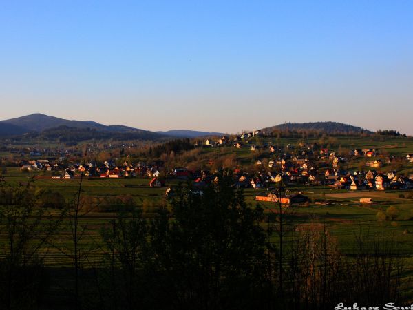 Zubrzyca Górna to miejscowośc która powoli zaczyna byc odkrywana przez turystów i coraz częsciej jest odwiedzana. Powstają nowe kwatery o wysokim standardzie. Z