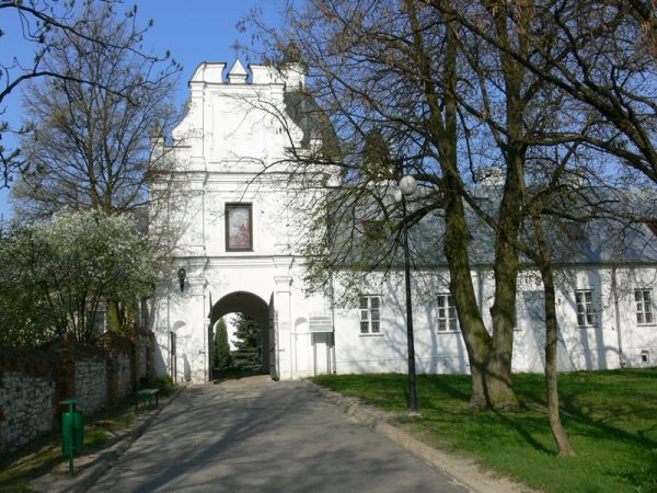 Brama Uściłucka...