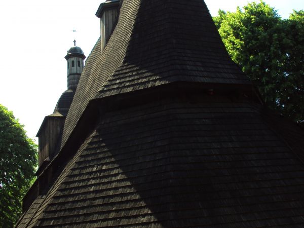 kościół pw. św.św. Filipa i Jakuba Apostołów, z 1520r. !  - jednonawowy z wieżą, obudowany podcieniami /soboty/ - zapraszam przy temacie do galerii m. Radruż, t