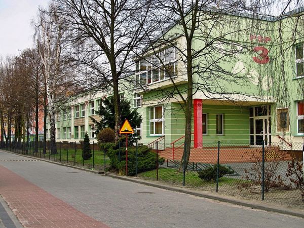 Publiczna Szkoła Podstawowa nr 3 przy ulicy Wybickiego