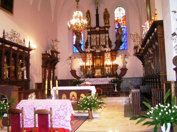 Wnętrze kościoła "Fara"