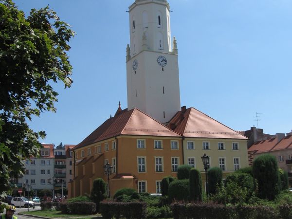 Ratusz z 1374r wieża 57m.