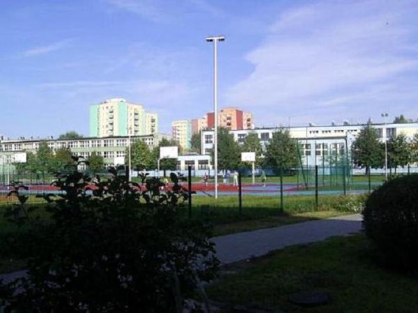 Widok na szkoły przy ul. Batorego