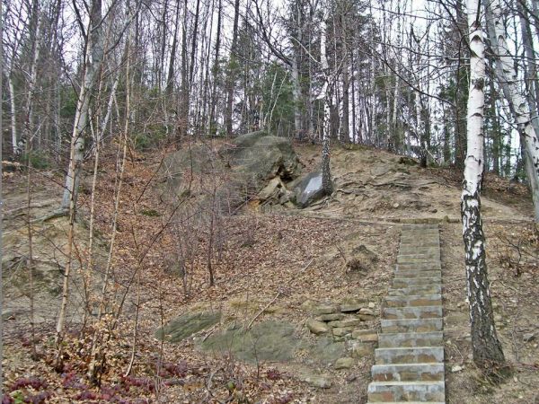 Tablica upamiętniająca pobyt. 16. pp. AK   ,, BARBARA '' 1944 r