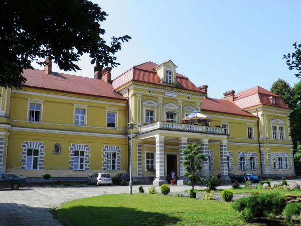 Pałac w Wysocku k. Jarosławia . W XVII wieku należał wraz z okolicznymi dobrami do Jana " Sobiepana " Zamoyskiego - / pięknie opisanego przez H. Sienkiewicza w