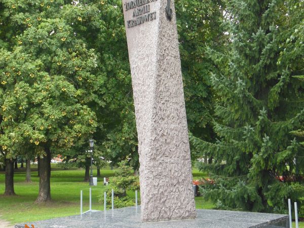 Pomnik żołnierzom Armii Krajowej.