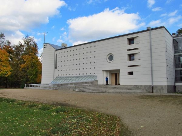 Sanktuarium Najświętszej Maryi Panny Jazłowieckiej w Szymanowie.