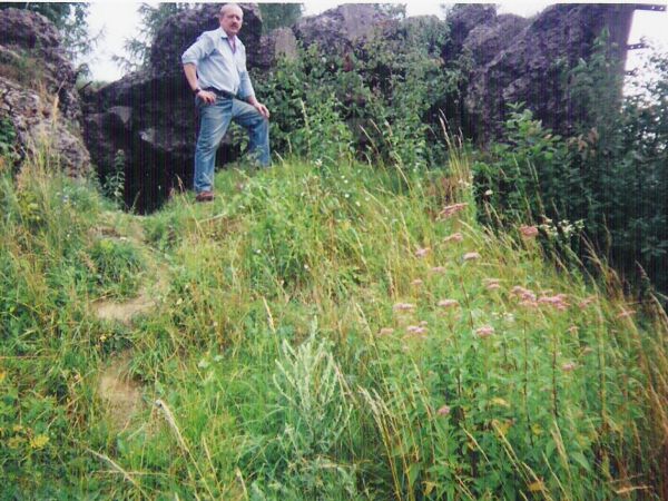 na zdjęciu: przed/obok bunkra z tzw. "Linii Mołotowa".