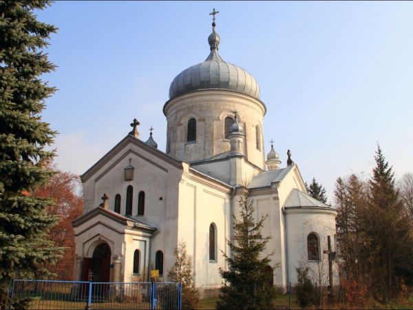 Cerkiew prawosławna pw. Świetych Kosmy i Damiana w Zapałowie.