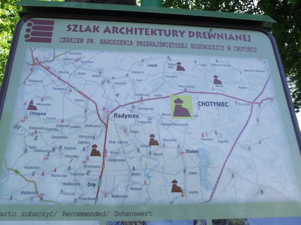 przy zespole cerkiewnym - plansza z mapą, pozwalająca zidentyfikować swoje położenie w okolicy podpowiadające ewentualne azymuty - chwalimy ! ...