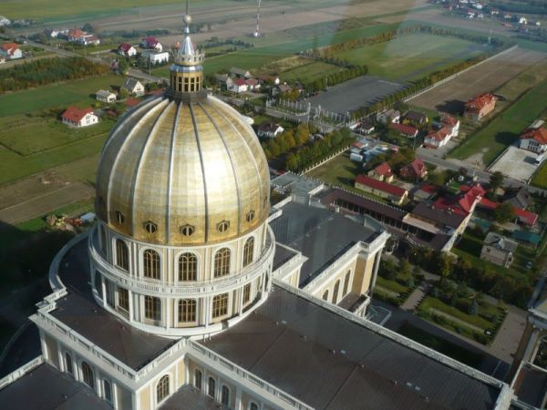 Widok z wieży na kopułę .