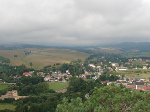Widok ze wzgórza na Szczytną i ololie