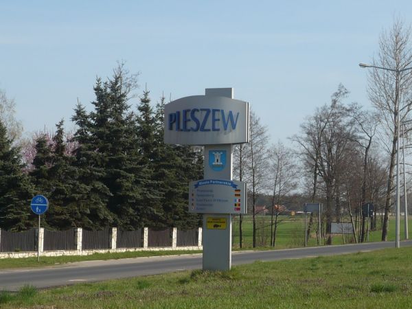 Pleszew wita.