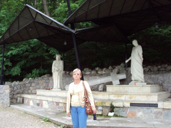 Tereny zakonu obejmowały niegdyś duży fragment Doliny Eliaszówki, potoku tworzącego liczne bystrza i wodospady - rezerwatu utworzonego w 1989r. Wspomnę, iż karm