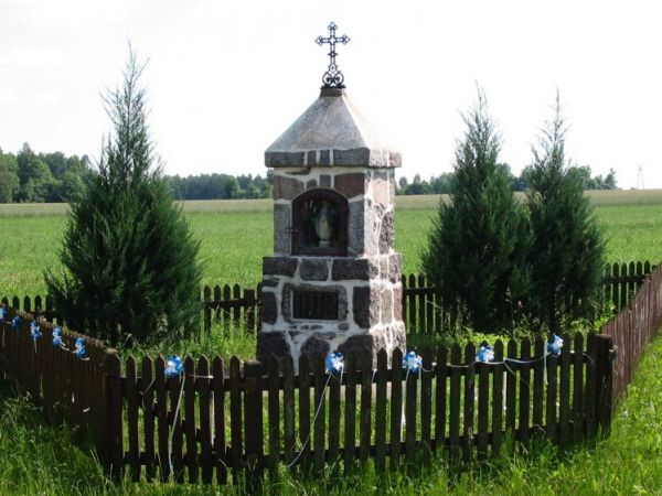 Kapliczka z 1912 roku./trakt Napoleński/.