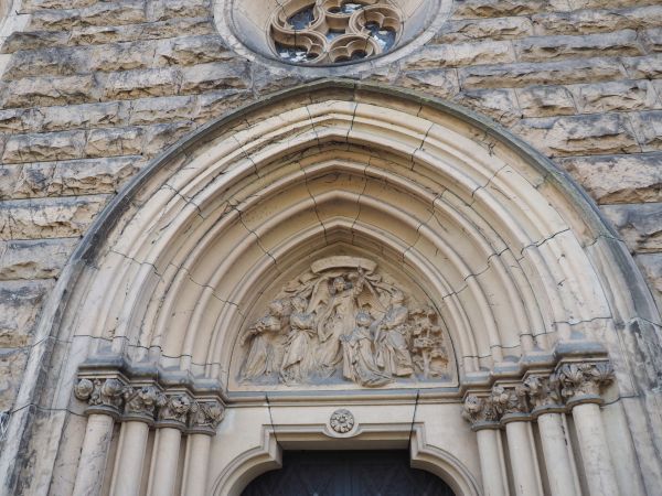 wszystko wyjątkowo cenne architektonicznie, toteż jest w galerii prezentowane.