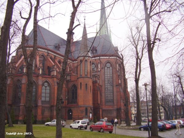 Katedra p.w. Piotra i Pawła widok od strony Kurii. Marzec 2007 r.