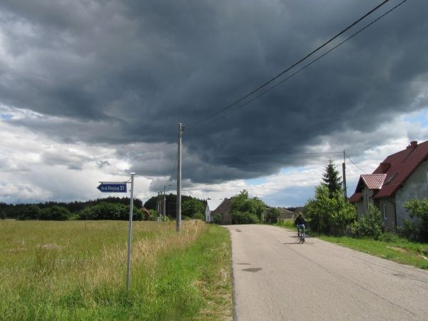 Ulicą Wiejską do Huty Kalnej