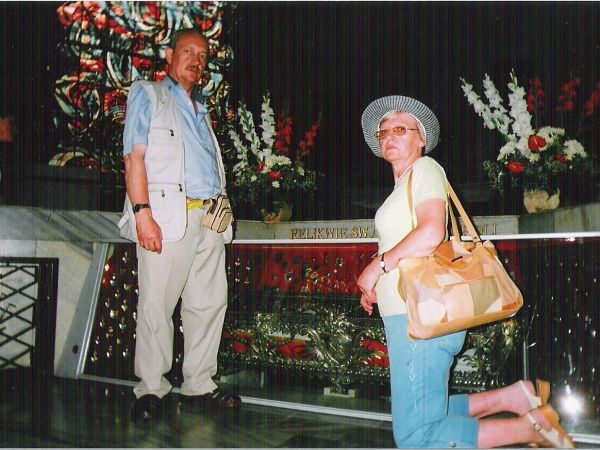 w kościele pw. św. Andrzeja Boboli - przy relikwiach świętego, w ołtarzu  głównym.