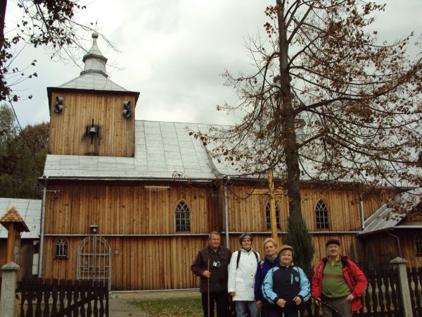 Cerkiew greckokatolicka pw. Narodzenia NMP z 1830r. Po 1947r. świątynia opuszczona, od 1968r. użytkowana jako kościół rzymskokatolicki, parafialny, na zdjęciu: