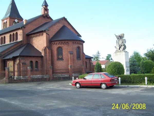 Kościół pod wezwaniem Św Mikołaja- Pomnik Ofiarą 2 Wojny Światowej