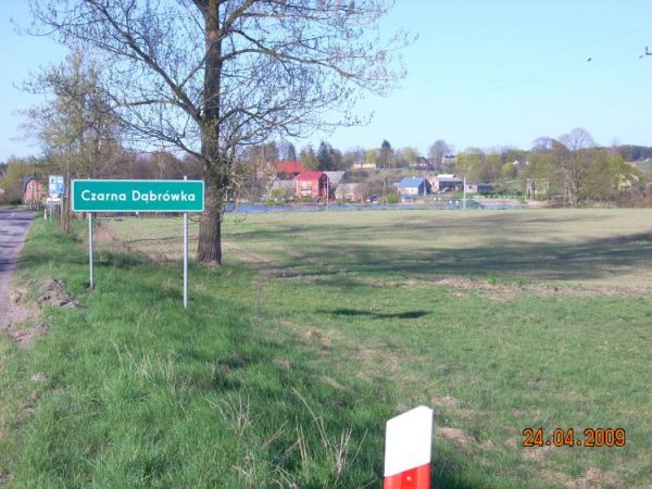Wjazd do Czarnej Dąbrówki od strony Bytowa