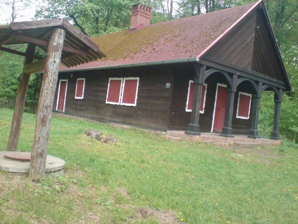 Stebionek dworek myśliwski 5km na zachód od Sypniewa...