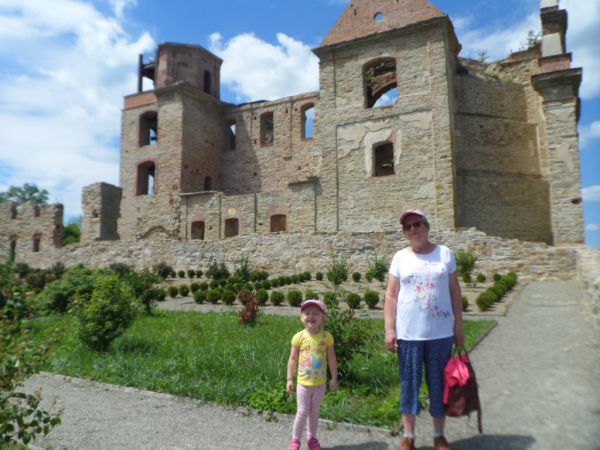 ogrody karmelitańskie są starannie i ze znawstwem tematyki rewitalizowane i już pięknie się prezentują.