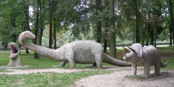 Jurassic park w ziębickim parku