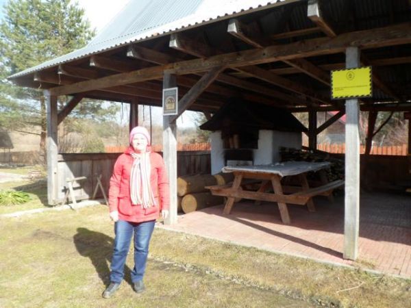 przy piecu chlebowym, pierwsza edycja "Święta Chleba" w Gospodarstwie "U Flika" odbyła się w 2001r. a gospodarz p. Roman twierdzi iż potrzebne tylko mąka, zakwa