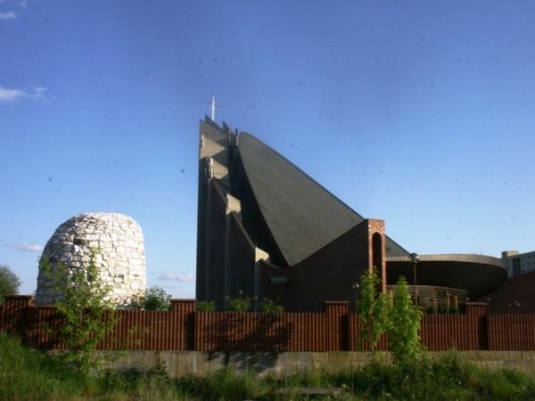 Os. Bohaterów II wojny światowej, kościół