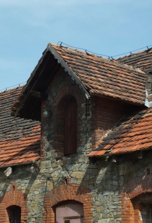 Fragment starych zabudowań gospodarczych